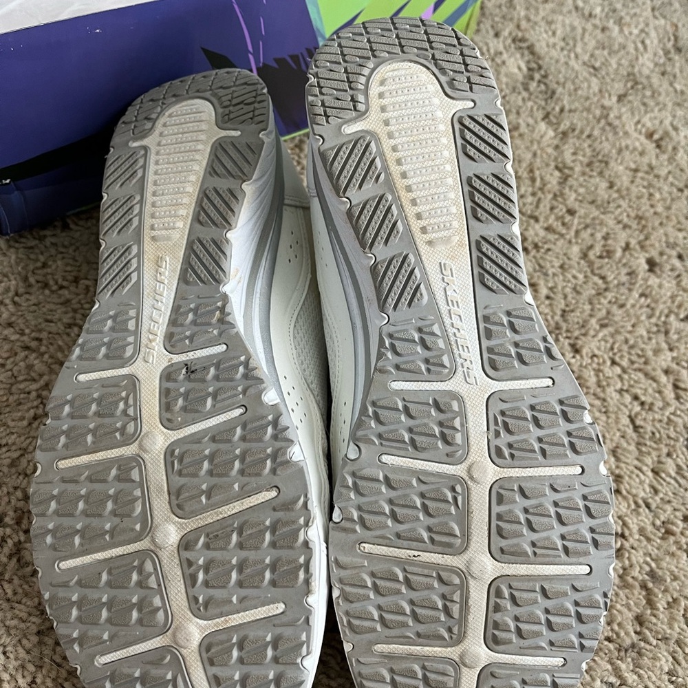 Sketchers Gratis Sport Sneakers